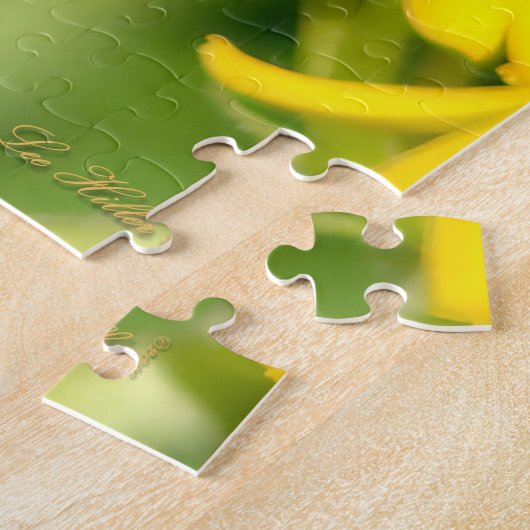 Bee Feasting on Butterfly Weed Wildflowers Legpuzzel (Zijkant)