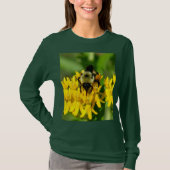 Bee Feasting on Butterfly Weed Wildflowers T-shirt (Voorkant)