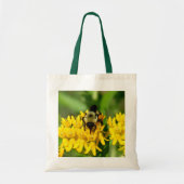 Bee Feasting on Butterfly Weed Wildflowers Tote Bag (Voorkant)