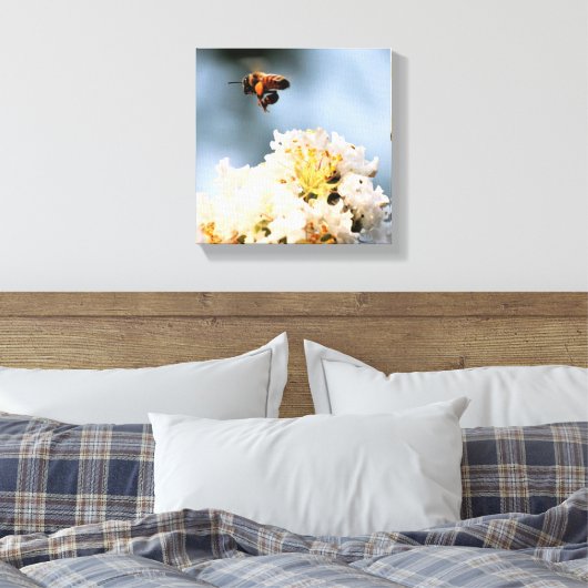 Bee Floral Canvas Print (Insitu (Slaapkamer))