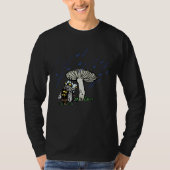 Bee Hiding Under Mushroom While It Is Raining T-shirt (Voorkant)