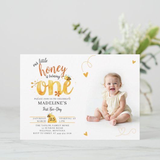 Bee Honey Theme Whimsical Cute Photo 1st Birthday Kaart (Staand voorkant)