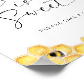 Bee Honeycomb Vrijgezellenfeest Liefde is Zoet Poster (Hoek)