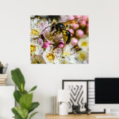 Bee in de buurt 28x24 archiefafdrukken poster (Thuiskantoor)
