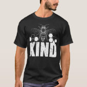 Bee Kind Honeycomb Graphic T-shirt (Voorkant)