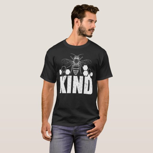 Bee Kind Honeycomb Graphic T-shirt (Voorkant volledig)