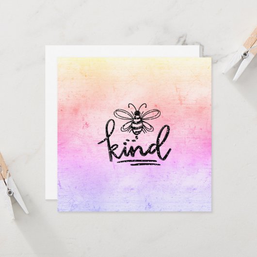 Bee Kind Rainbow Ombre Kaart (Voorkant / Achterkant in situ)