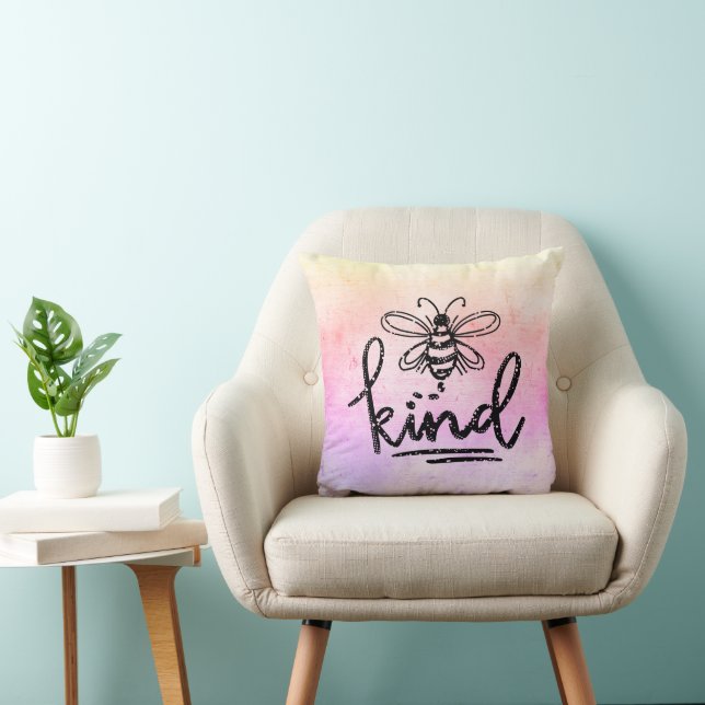 Bee Kind Rainbow Ombre Kussen (Stoel)
