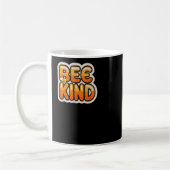 Bee Kind Sticker Koffiemok (Links)
