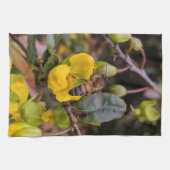 Bee LOVE Buttercup Yellow Flowers Theedoek (Horizontaal)