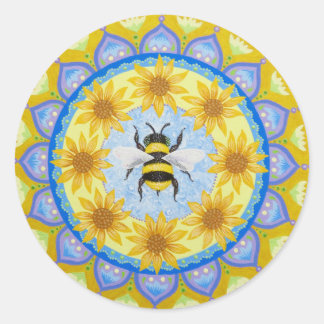 Bee Mandala sticker van Soozie Wray