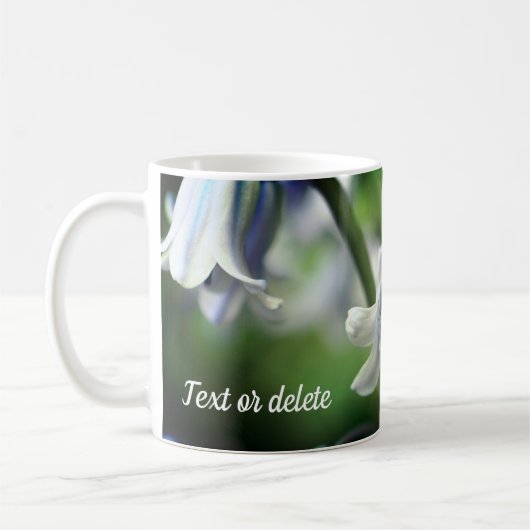 Bee On Bluebell Flower Personalized Koffiemok (Links)