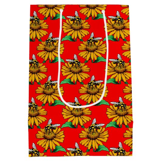 Bee on Sunflower Flower Pattern Design Red  Medium Cadeauzakje (Achterkant)