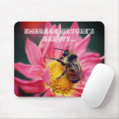 Bee op Daisy Inspirerend Natuur Beauty Quote Muismat (Met muis)