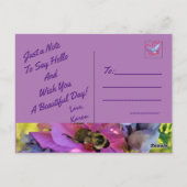 BEE OP EEN PINK HIBISCUS-BRIEFKAART BRIEFKAART (Achterkant)