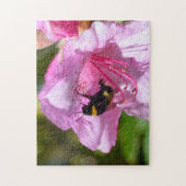Bee op een roze Rhododendron Puzzle Legpuzzel (Verticaal)