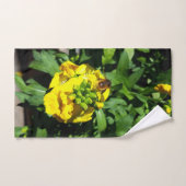 Bee op gele bloemen bad handdoek (Handdoek)