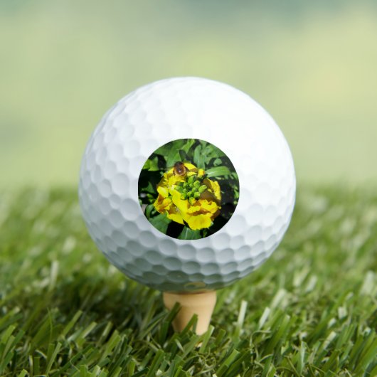 Bee op gele bloemen golfballen (Insitu Shirt)