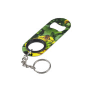 Bee op gele bloemen mini flessenopener (Achterkant Gekanteld)