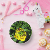 Bee op gele bloemen papieren kommen (Feest)