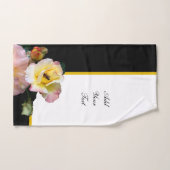 Bee op roze gele rozenbloemen bad handdoek (Handdoek)