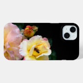 Bee op roze gele rozenbloemen Case-Mate iPhone case (Achterkant (horizontaal))