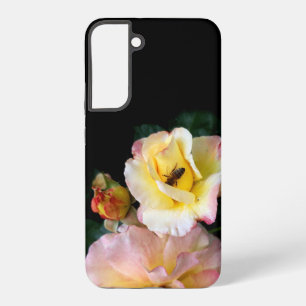 Bee op roze gele rozenbloemen samsung galaxy hoesje