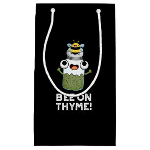 Bee op Thyme Funny Herb Insect Pun Dark BG Klein Cadeauzakje