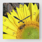 Bee op zonnebloem Sluiten Foto Vierkante Klok (Voorkant)