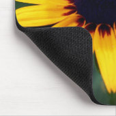 Bee op zwarte, met de oog op Susan Flower Muismat (Hoek)