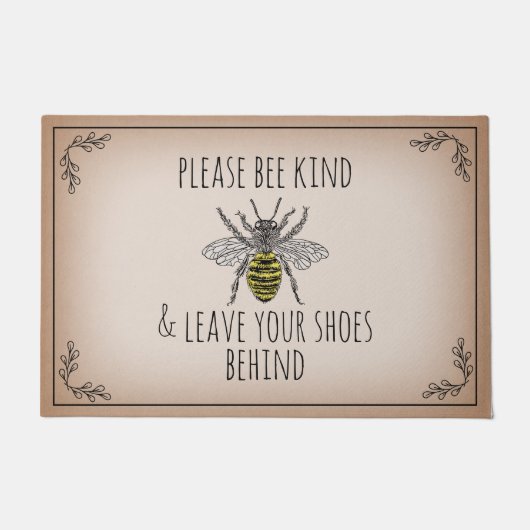Bee Sind-schoenen achter Deurmat (Voorkant)