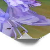 Bee Vliegen naar Paarse Lily Flowers Waterverf Sty Poster (Hoek)