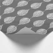 Beech Leaf Chalk Print, grijs / grijs en wit Cadeaupapier (Hoek)