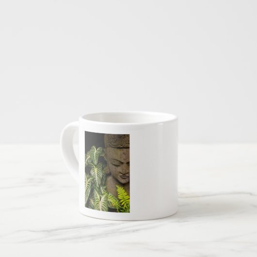 beeld in een tuin: Chiang Mai, Thailand Espresso Kop (Links)