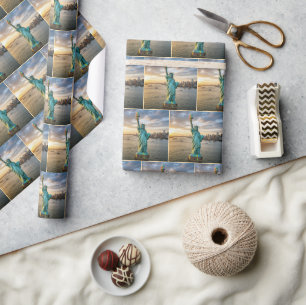 Beeld van de Vrijheid met een druipend ijsje Cadeaupapier