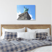BEELD VAN DE VRIJHEID VAN ONDER OMWIKKELD CANVAS AFDRUK (Insitu (Slaapkamer))