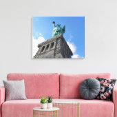BEELD VAN DE VRIJHEID VAN ONDER OMWIKKELD CANVAS AFDRUK (Insitu (Woonkamer))