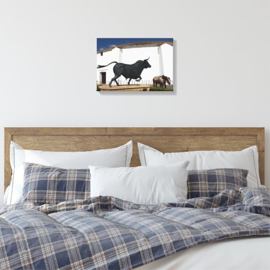 beeld van stier en Spaans paard Canvas Afdruk (Insitu (Slaapkamer))