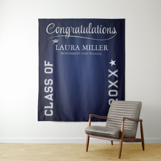 Beeldige marineblauwe & zilveren afstudeerfoto-ach wandkleed (In situ)