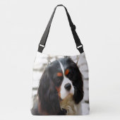 Beeltenis: A King Charles Cavalier Spaniel Crossbody Tas (Voorkant)