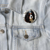Beeltenis: A King Charles Cavalier Spaniel Ronde Button 5,7 Cm (In situ)
