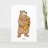 Beer als muzikant met saxofoon kaart (Achterkant)