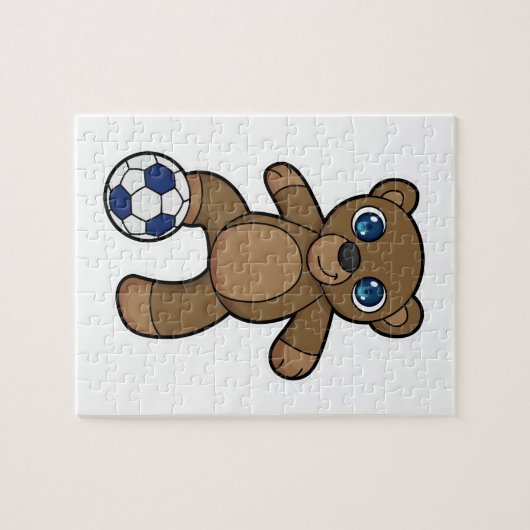 Beer als Voetbalspeler met Voetbal Legpuzzel (Horizontaal)