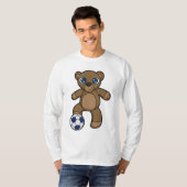 Beer als Voetbalspeler met Voetbal T-shirt (Voorkant volledig)