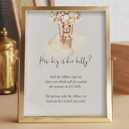 Beer Baby shower speelt hoe groot haar buik is