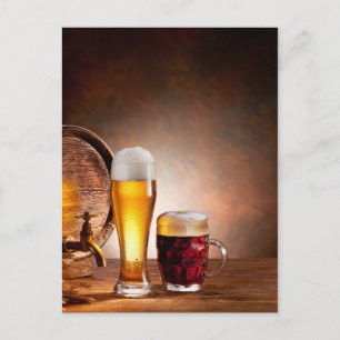 Beer barrel with beer glasses on a wooden table 2 briefkaart