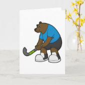 Beer bij hockey met hockeystick kaart (Gele Bloem)
