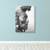 Beer Bull A Blackfoot Warrior Canvas Art Afdruk (Insitu (Houten vloer))