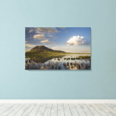 Beer Butte reflecteert het Beer Butte Lake nabij Canvas Afdruk (Insitu (Houten vloer))