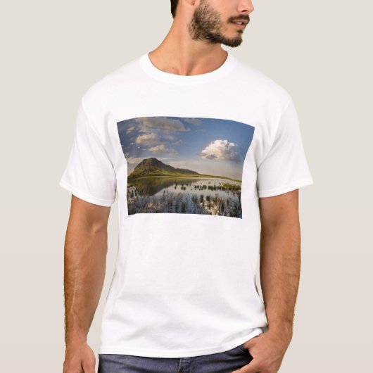 Beer Butte reflecteert het Beer Butte Lake nabij T-shirt (Voorkant)